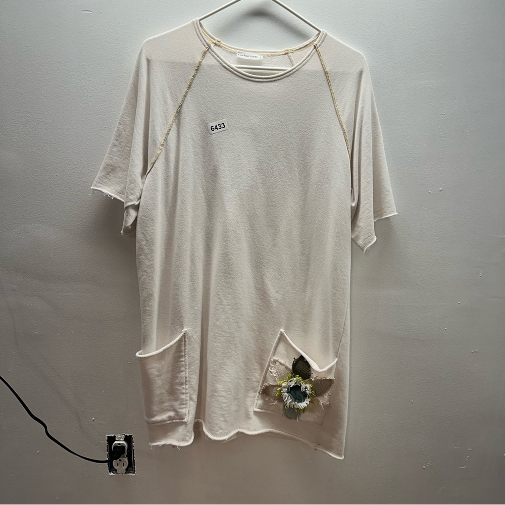 Lost petal lines medium 21-1/2 P2P 32” length jersey material great condition